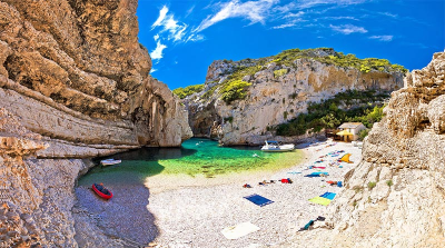 island-vis-lastavica-1