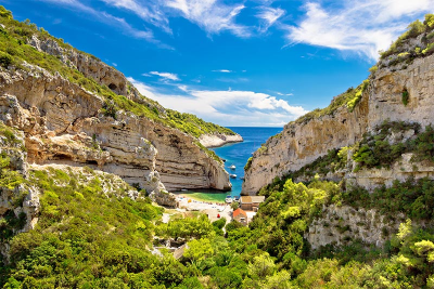 island-vis-lastavica-4