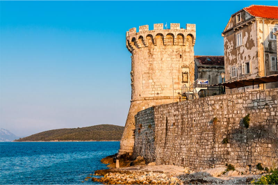 lastavica-korcula-medieval-walls