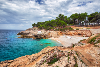pula-croatia-lastavica-swallow-beach