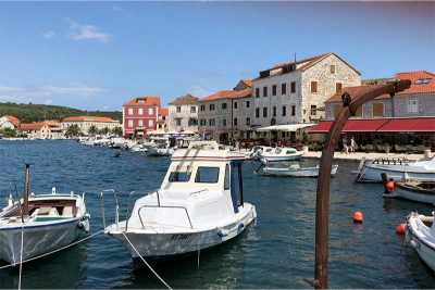 stari-grad-island-hvar-lastavica-1
