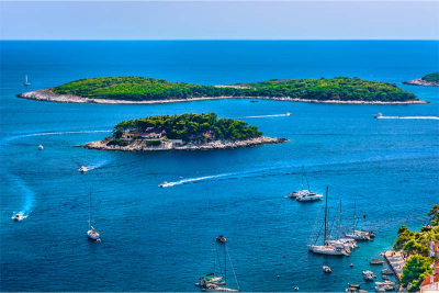 yachts-hvar-island-croatia
