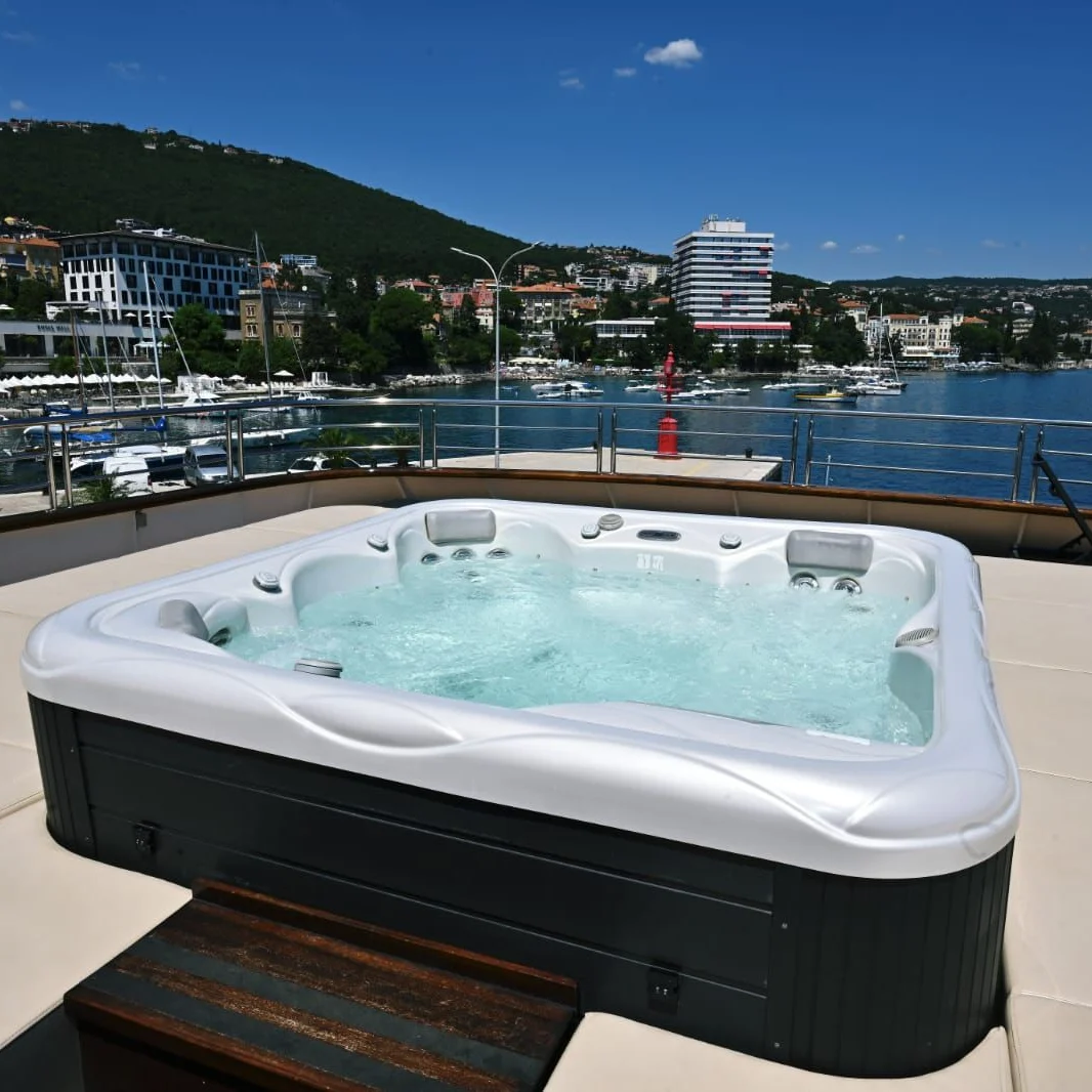 Nera Jacuzzi