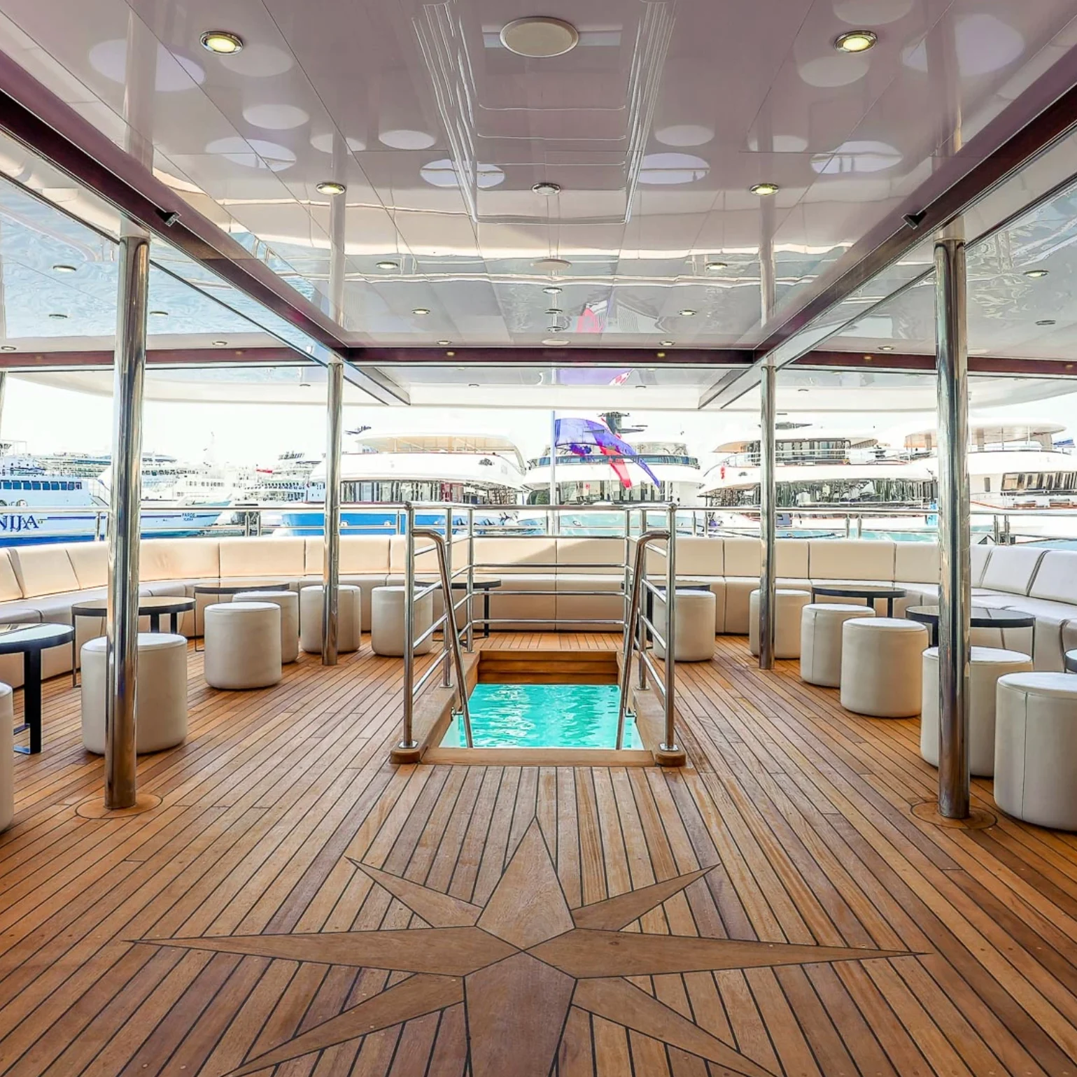 Oscar - Outdoor Lounge
